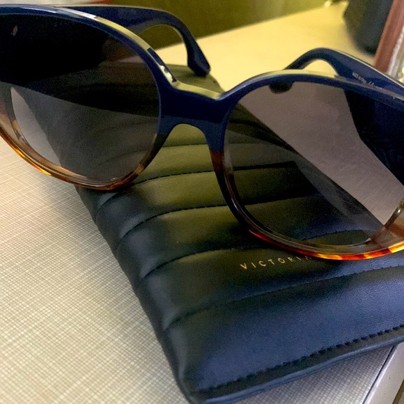 Made in Italy Original Victoria Beckham sunglasses original case/ box - Picture 5 of 14